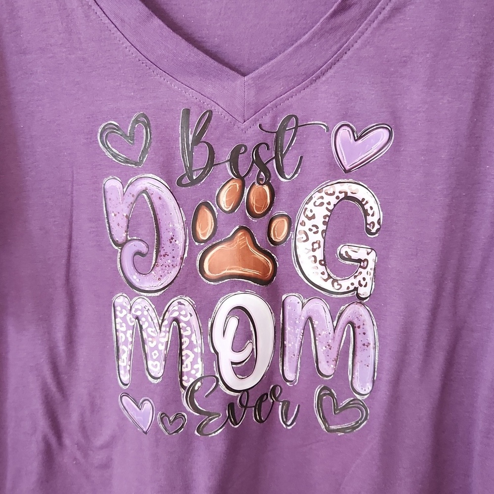 NWT! Dog Mom tshirt